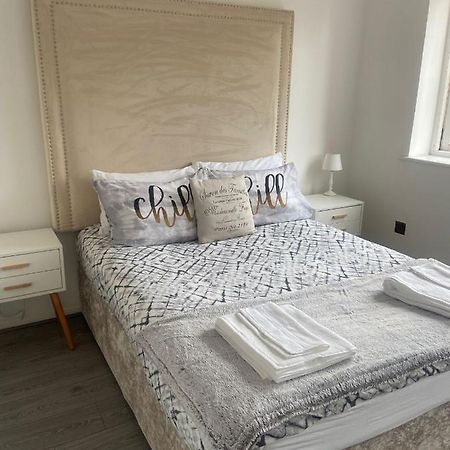Grays Serviced Apartment Stifford Kültér fotó